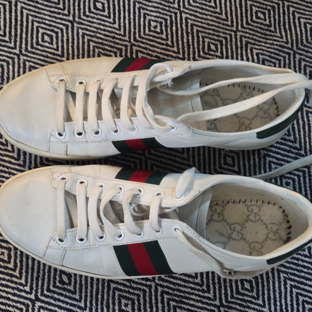 Gucci White Leather Sneakers with Green and Red Stripes